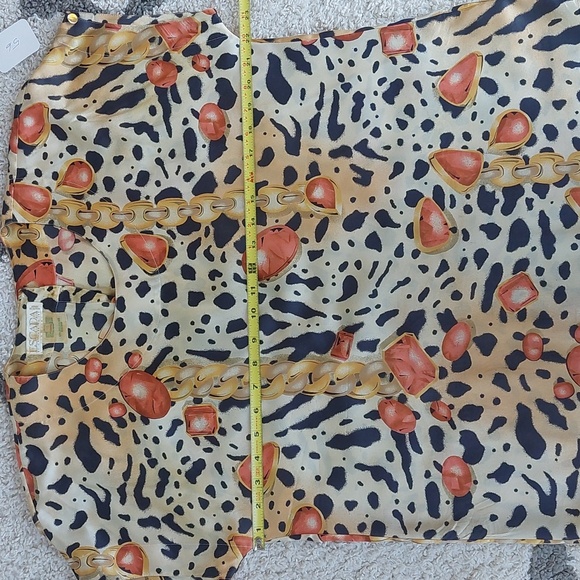 ESCADA 100% silk Short Sleeve Top Animal & Jewlery Design size 42 (EU) - Picture 5 of 7